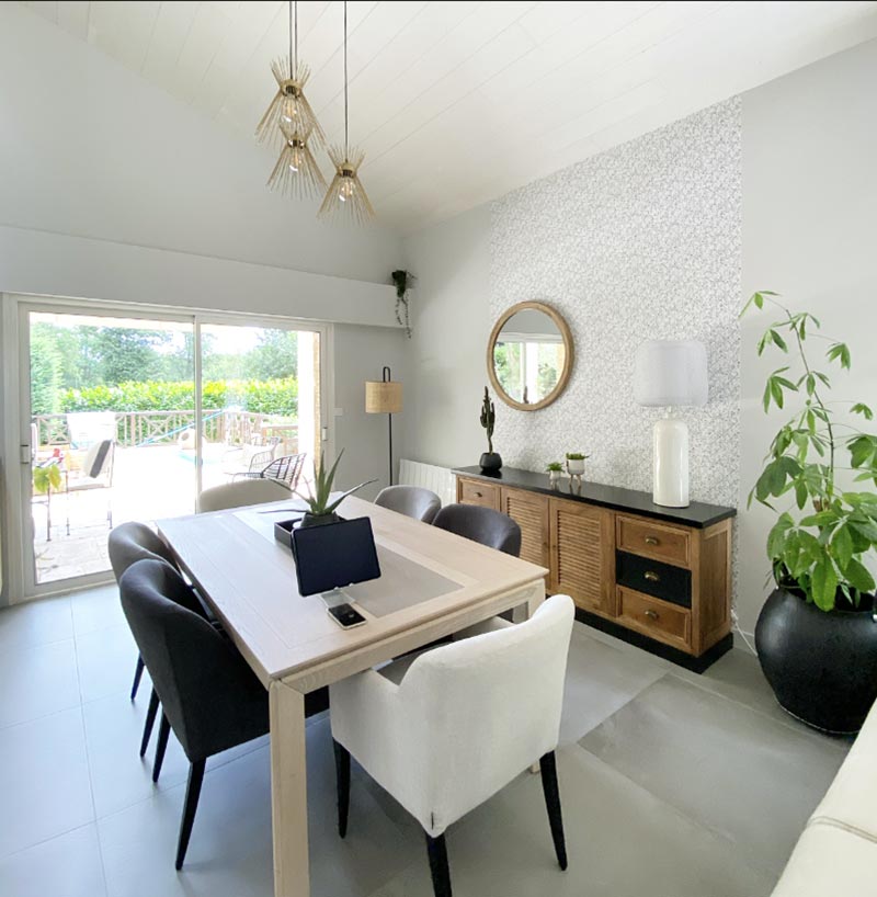Salle à manger, peinture, peintre, décoration intérieure, papier peint, agencement d'intérieur, plans 3D, décoratrice, conseils sur Saint Laurent sur Sèvre, Mortagne sur Sèvre, Montaigu, Cholet, Les Herbiers, ameublement, vente, luminaires